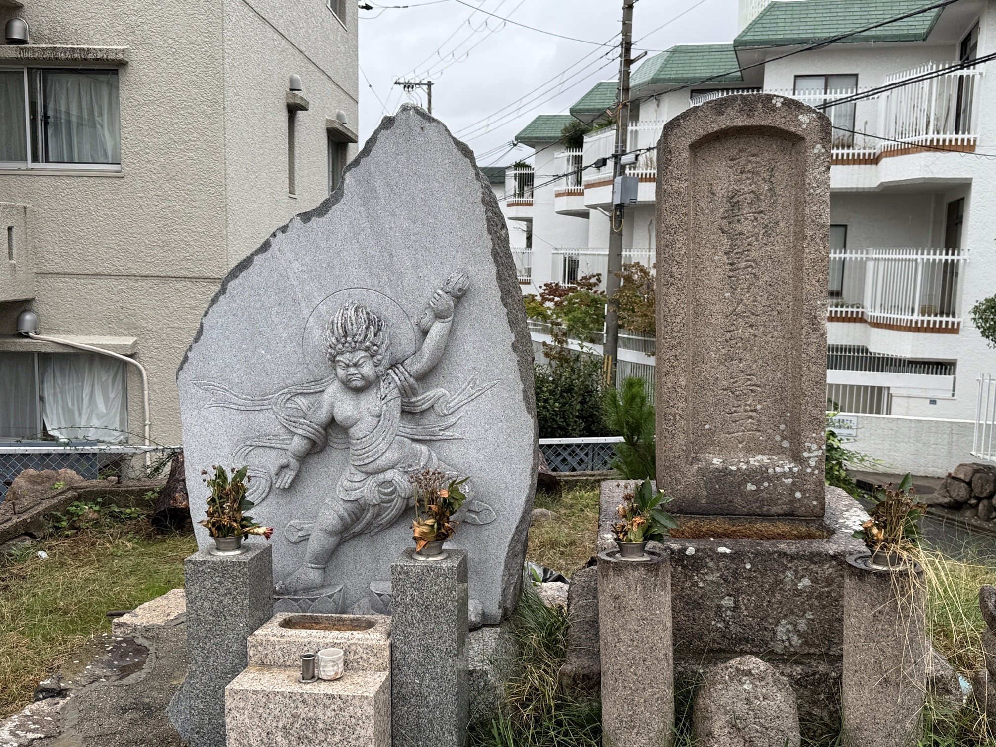 会場近くの庚申塔